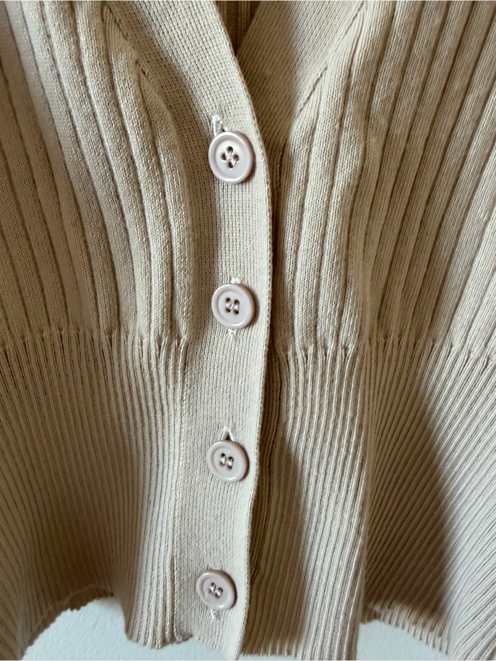 Express Cropped Ribbed Button-Front Cardigan in Beige - Picture 3 of 4